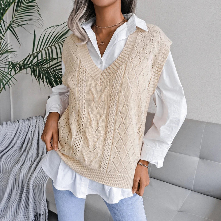 Scarlet - V-Neck Knitted Vest