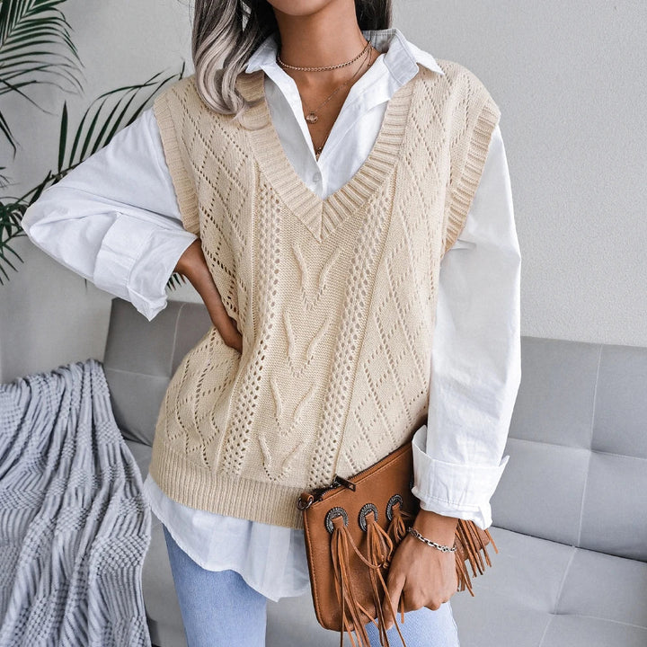 Scarlet - V-Neck Knitted Vest