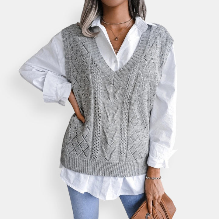 Scarlet - V-Neck Knitted Vest